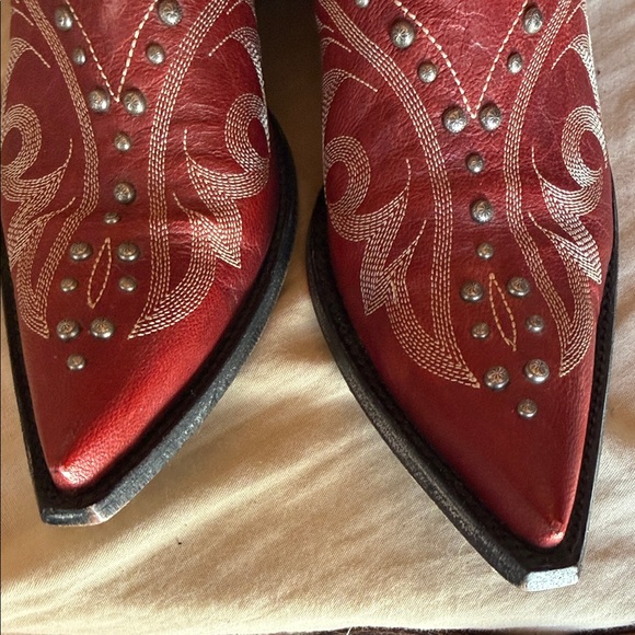Old Gringo Red Embroidered Cowboy Boots - Picture 5 of 9